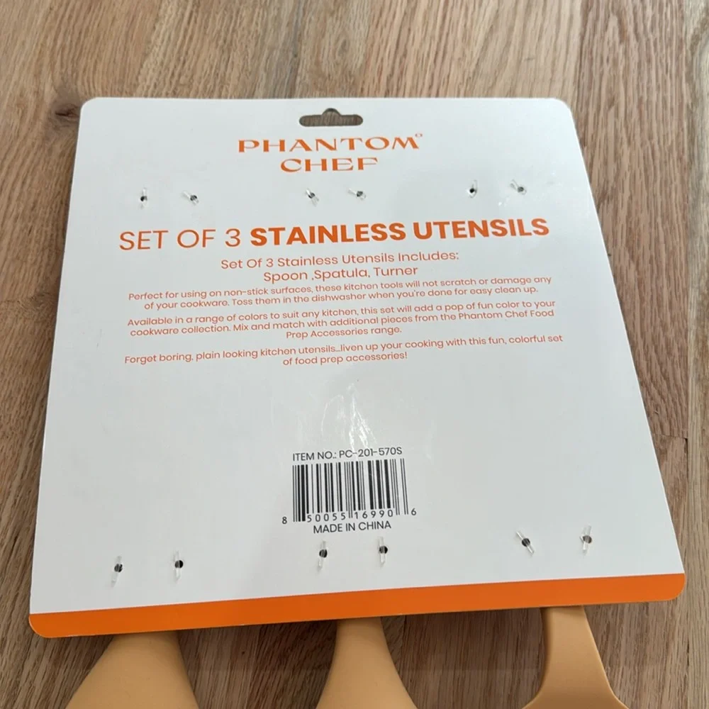 NWT 3-PIECE‎ STAINLESS STEEL/SILICONE UTENSIL SET Apricot Tan